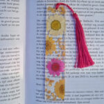 Boekenlegger - Oranje bloemen verticaal